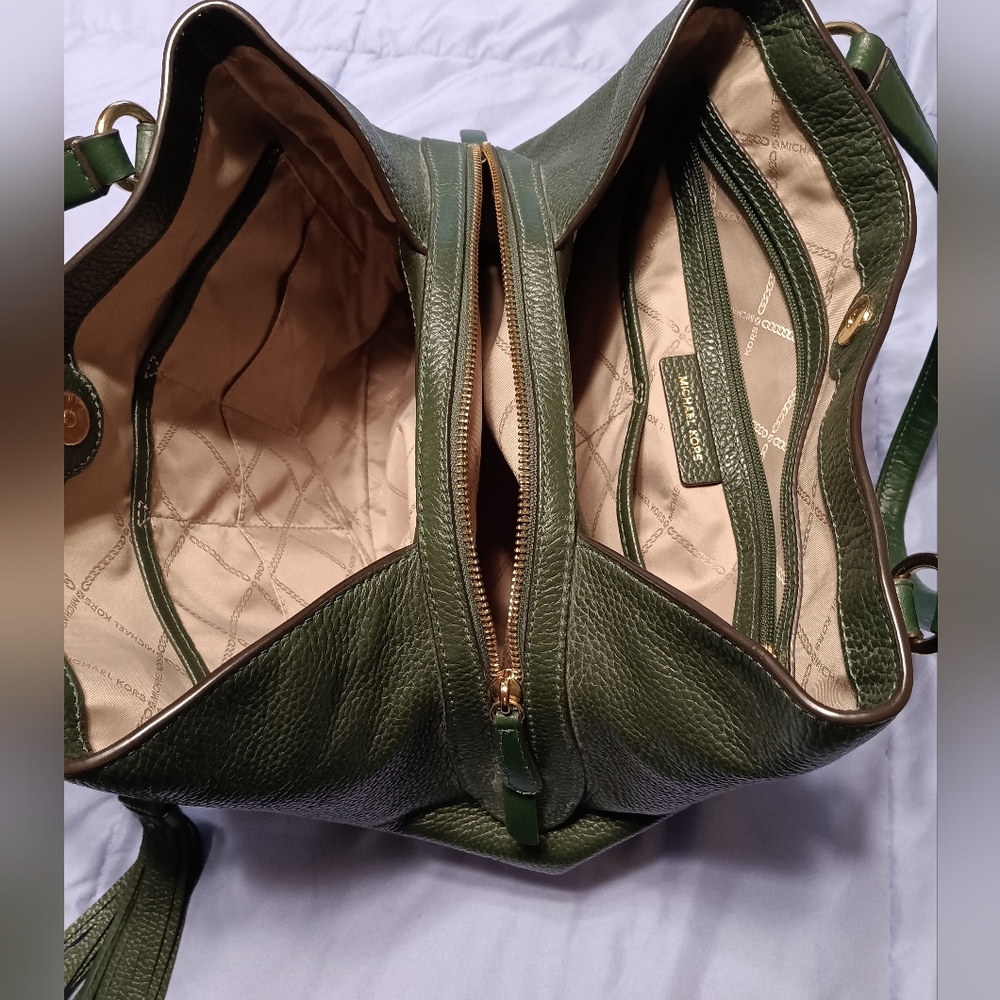 Michael Kors women's handbag - Picture 3 of 4